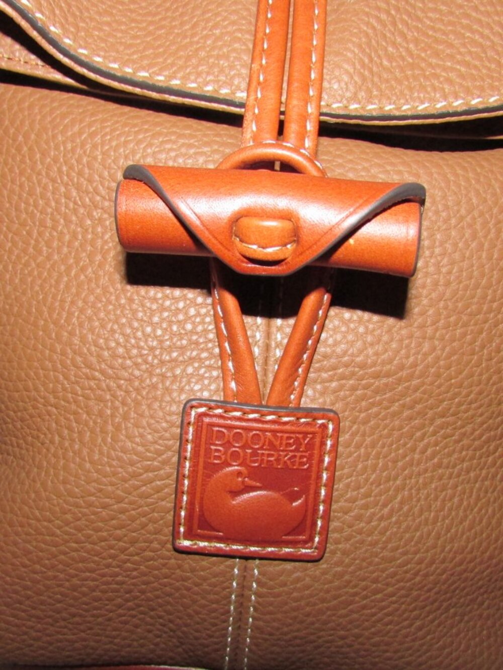 Dooney & Bourke Toggle Crossbody  brand new with tags - Picture 2 of 5